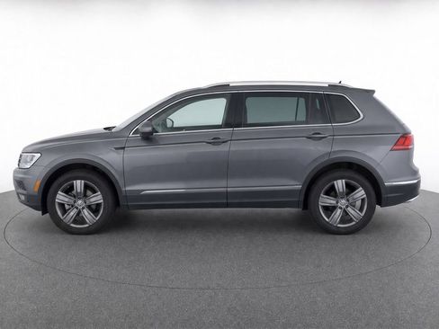 Used 2020 Volkswagen Tiguan SEL w/ Tiguan Two-Row MDO Package AWD/4WD image 3
