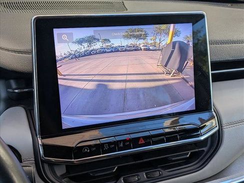 Used 2022 Jeep Compass Limited image 13