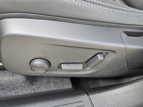 Used 2025 Volvo XC40 B5 Core w/ Protection Package Premier image 26