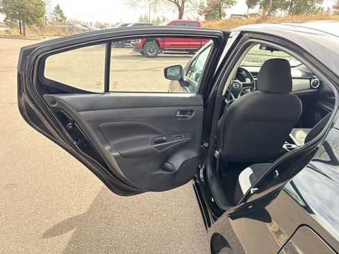Used 2021 Nissan Versa SV image 16