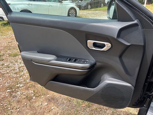 Used 2025 Kia K4 LXS image 18