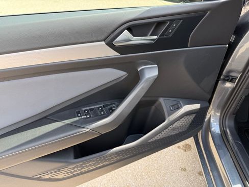 New 2025 Volkswagen Jetta SE image 8