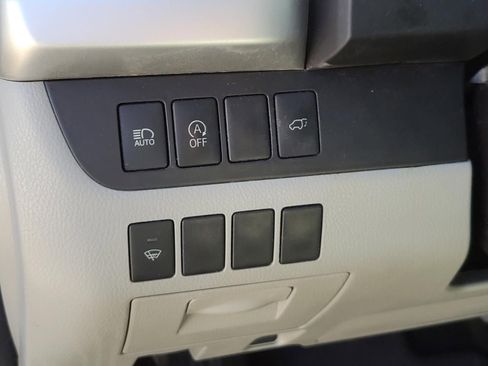 Used 2017 Toyota Highlander XLE image 28