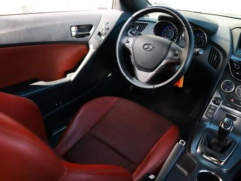 Used 2013 Hyundai Genesis 3.8 image 20