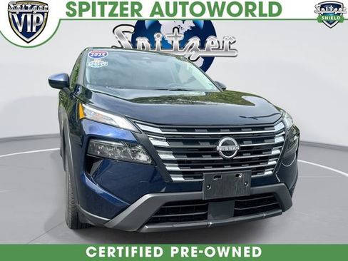 Used 2025 Nissan Rogue SV AWD/4WD image 1