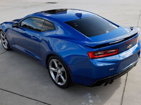 Used 2017 Chevrolet Camaro SS image 10