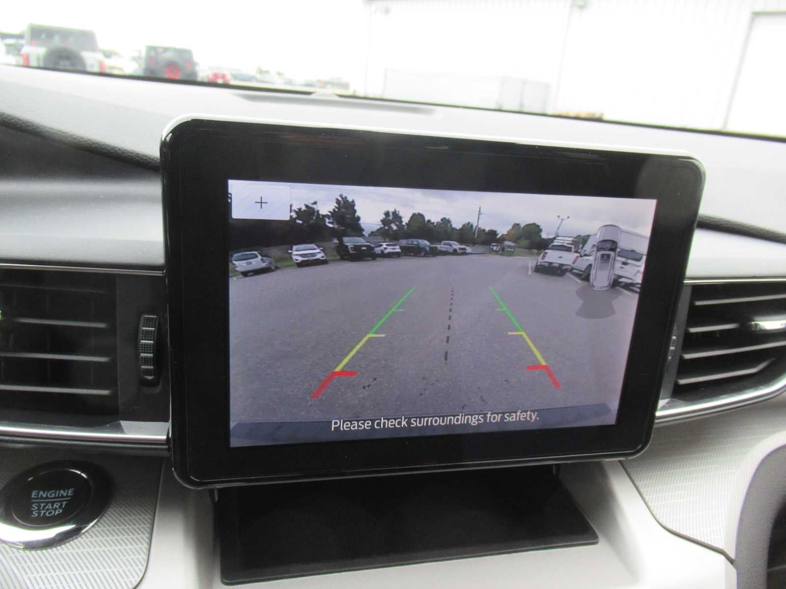 Used 2022 Ford Explorer XLT w/ Equipment Group 202A AWD/4WD image 27