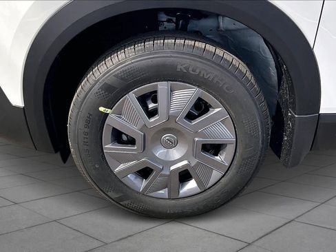 New 2026 Nissan Kicks S image 9