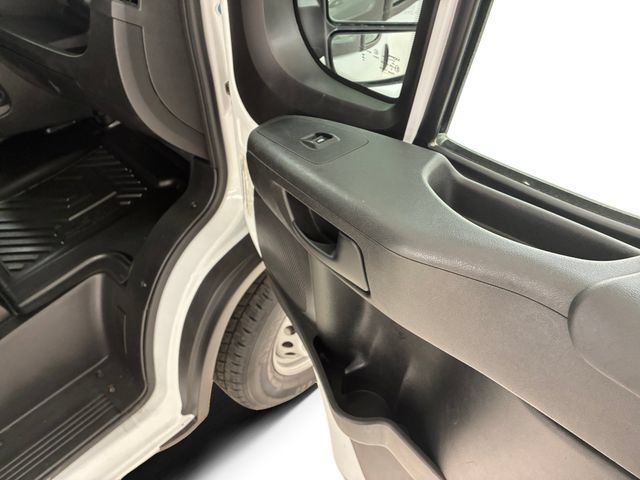 Used 2024 RAM ProMaster 2500 w/ Convenience Group FWD image 15