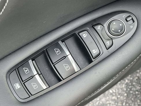 Used 2025 INFINITI QX55 Luxe w/ Cargo Package image 18