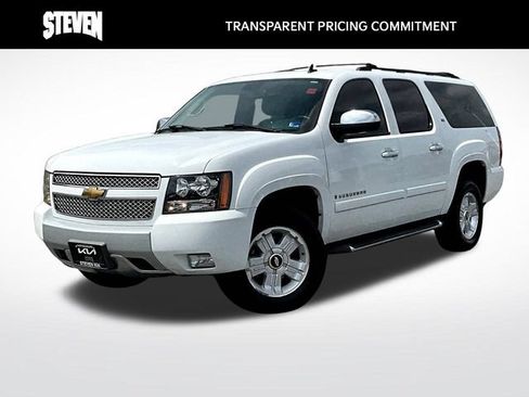 Used 2007 Chevrolet Suburban LT w/ LT Preferred Equipment Group AWD/4WD image 3