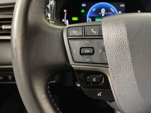 Used 2025 Toyota Camry SE FWD image 26