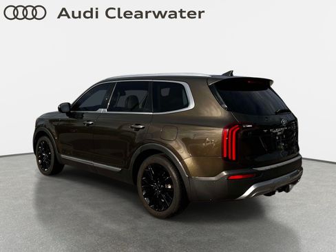 Used 2020 Kia Telluride SX w/ Towing Package FWD image 2
