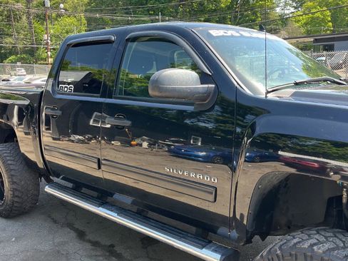 Used 2011 Chevrolet Silverado 1500 LT w/ All-Star Edition AWD/4WD image 5