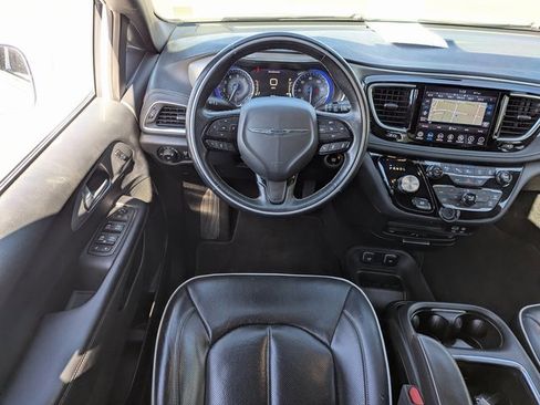 Used 2018 Chrysler Pacifica Limited w/ Advanced Safetytec Group image 27