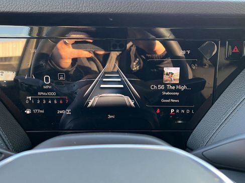 New 2026 GMC Yukon Denali w/ Sun & Power Step Package image 25