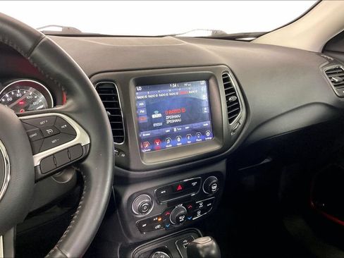 Used 2017 Jeep Compass Trailhawk w/ Navigation Group AWD/4WD image 9