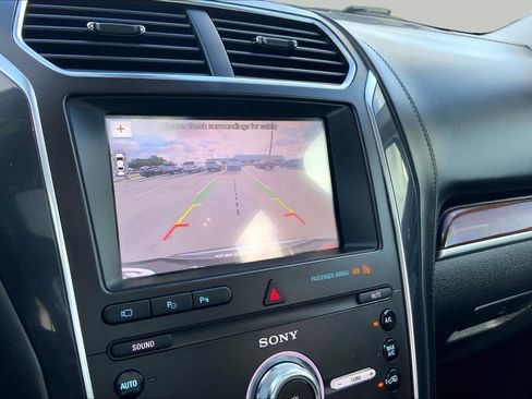 Used 2019 Ford Explorer Platinum AWD/4WD image 29