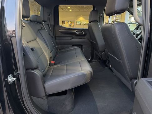 Used 2025 GMC Sierra 1500 SLT image 29