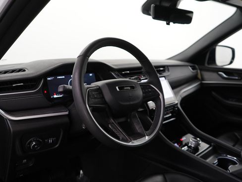 Used 2024 Jeep Grand Cherokee L Limited w/ Luxury Tech Group II image 16