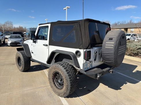 Used 2015 Jeep Wrangler Rubicon w/ Power Convenience Group image 6