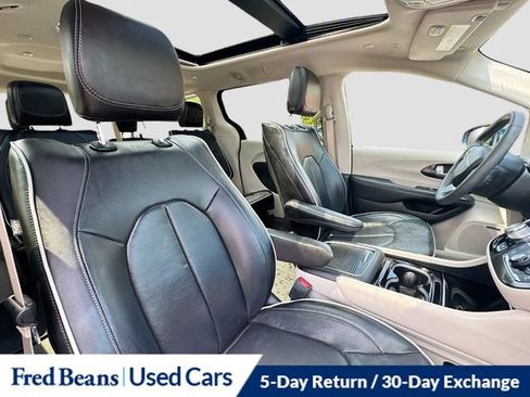 Used 2022 Chrysler Pacifica Limited w/ Uconnect Theater Family Group AWD/4WD image 39