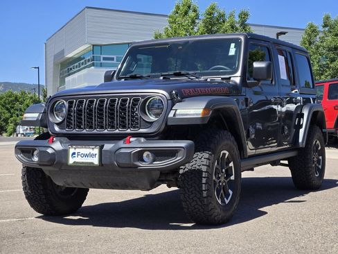 Used 2024 Jeep Wrangler Unlimited Rubicon AWD/4WD image 4