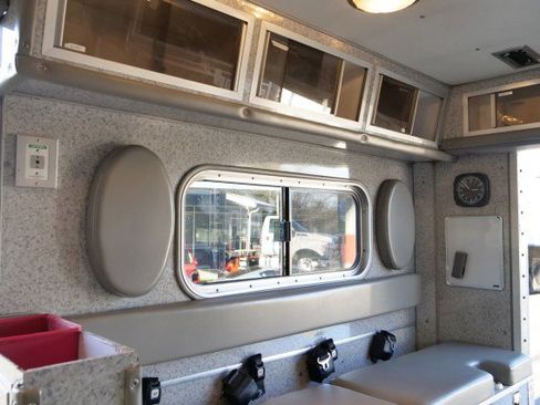 Used 2006 GMC Sierra 3500 SLE w/ Heavy-Duty Power Package image 57