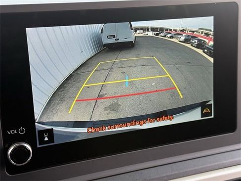 Used 2024 Toyota Tacoma SR image 17