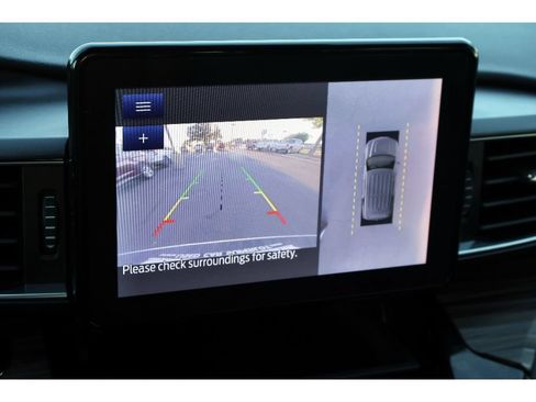 Used 2022 Ford Explorer Limited w/ Equipment Group 301A RWD image 6