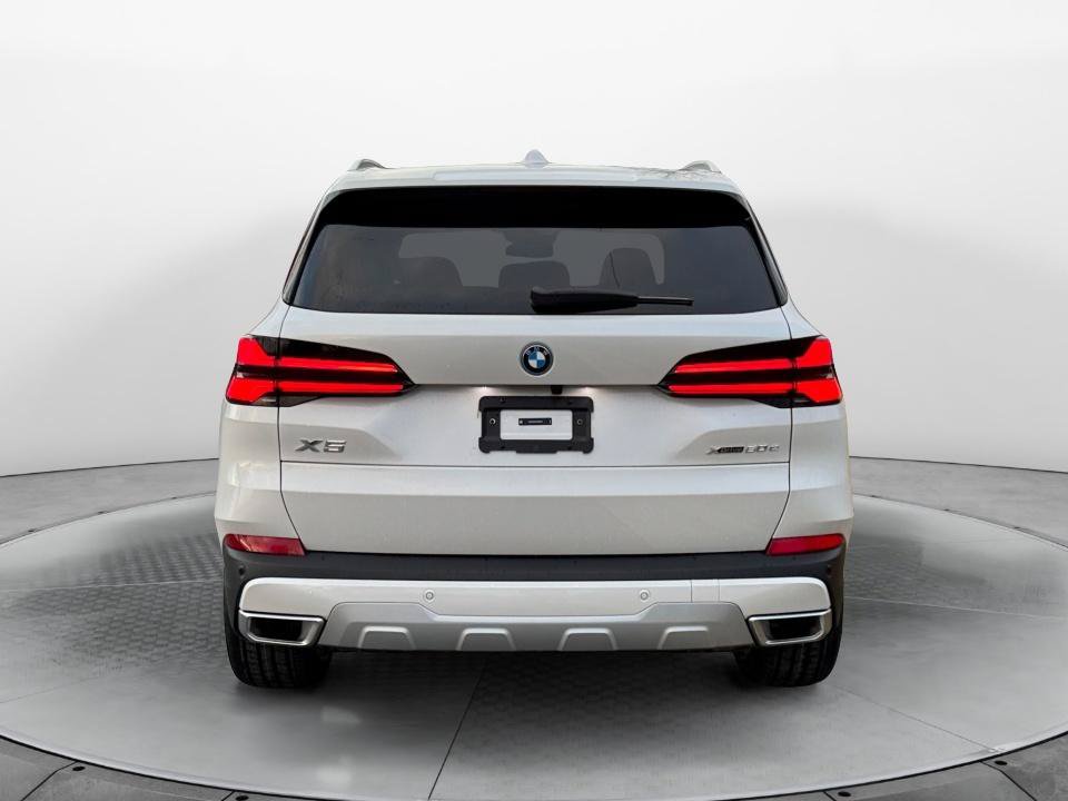 Used 2026 BMW X5 xDrive50e w/ Executive Package AWD/4WD image 6