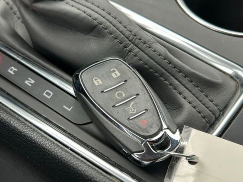 Used 2021 Chevrolet Traverse LT w/ LT Premium Package image 50