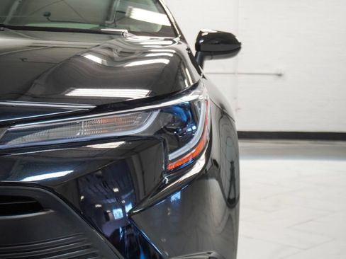 Used 2025 Toyota Corolla LE FWD image 33