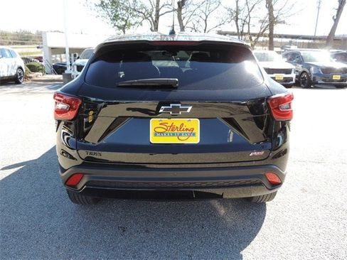 Used 2025 Chevrolet Trax RS w/ Driver Confidence Package image 6