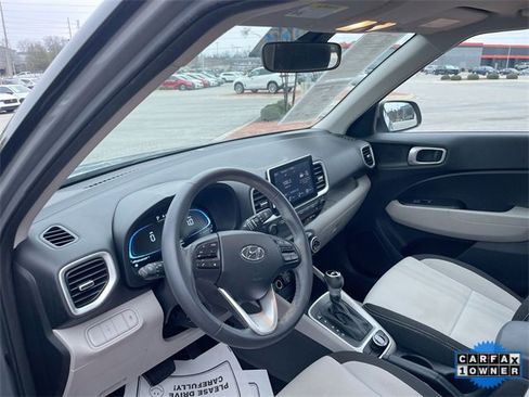 Used 2023 Hyundai Venue SEL image 13
