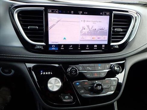 New 2026 Chrysler Pacifica Limited w/ Uconnect Theater Family Group AWD/4WD image 20