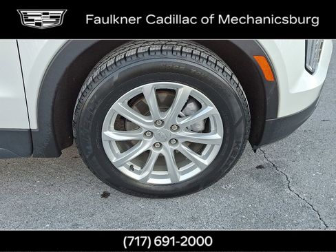 Certified 2023 Cadillac XT4 Luxury w/ Cold Weather Package image 8