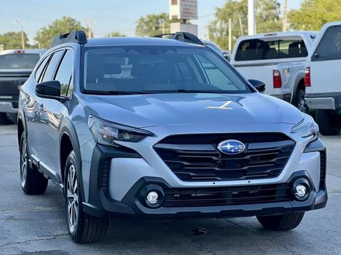 Used 2025 Subaru Outback Premium AWD/4WD image 39