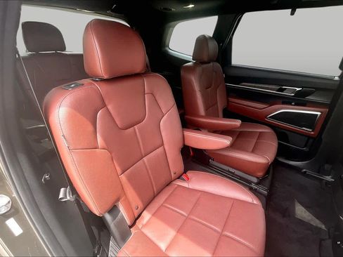 Used 2024 Kia Telluride SX FWD image 19