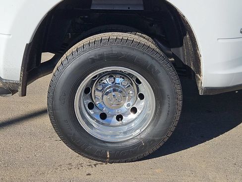 New 2026 RAM 3500 Laramie AWD/4WD image 9