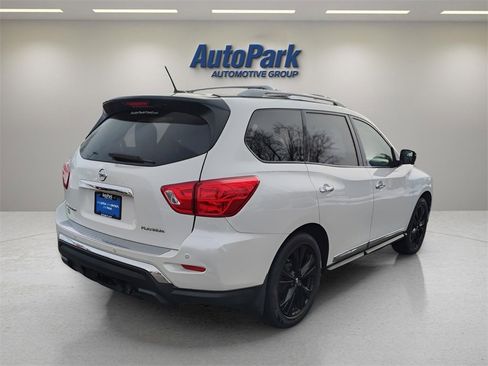 Used 2017 Nissan Pathfinder Platinum w/ Midnight Edition Package image 7