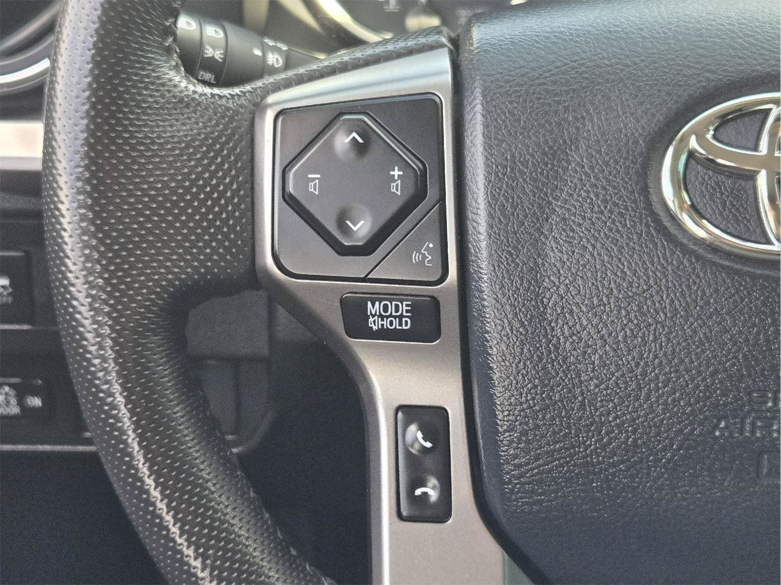 Used 2020 Toyota Tacoma SR5 w/ SR5 Appearance Package (SM) RWD image 25