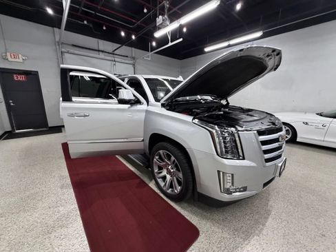 Used 2016 Cadillac Escalade Premium AWD/4WD image 57