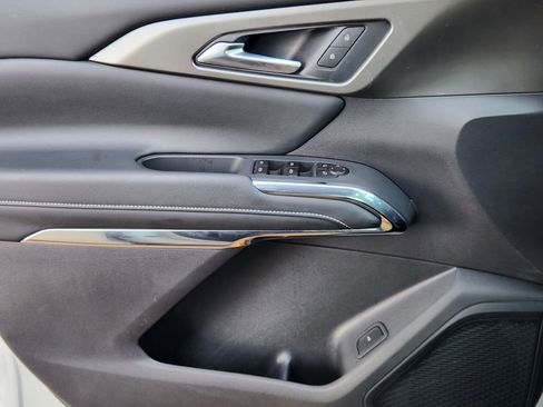 Used 2026 Chevrolet Traverse LT image 23