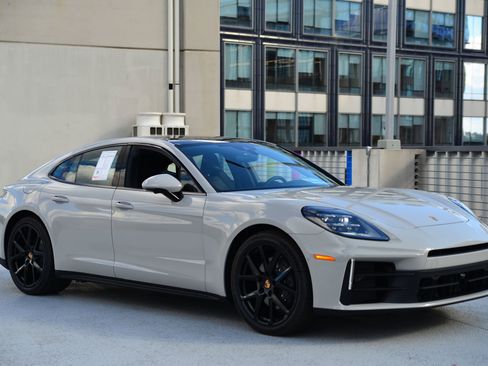 New 2026 Porsche Panamera 4 image 7