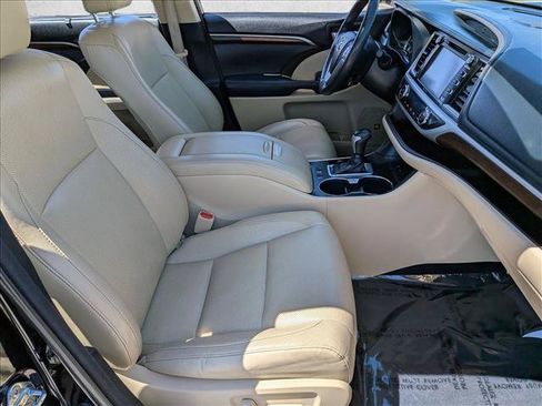 Used 2014 Toyota Highlander Limited FWD image 23