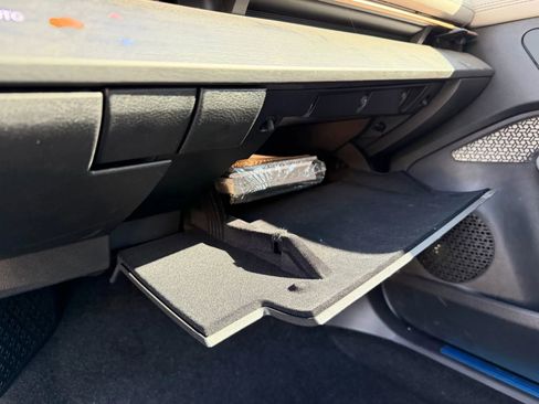 Used 2025 Nissan Ariya AWD image 23