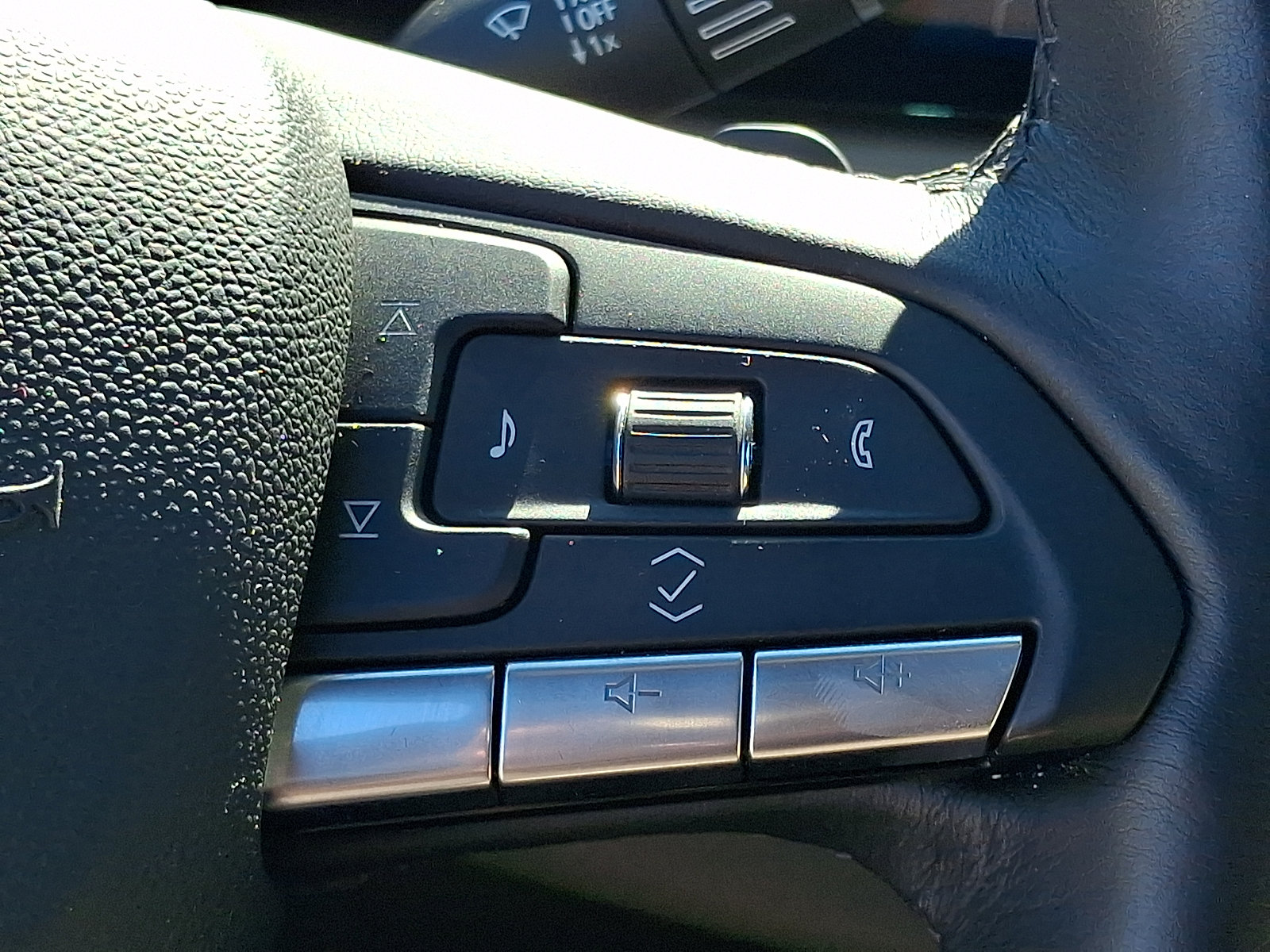 Used 2024 Cadillac XT4 Premium Luxury AWD/4WD image 23