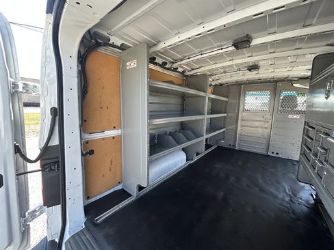 Used 2019 Nissan NV 2500 SV w/ Navigation Package image 18