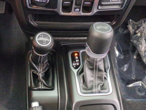 Certified 2022 Jeep Wrangler Unlimited Sahara image 12